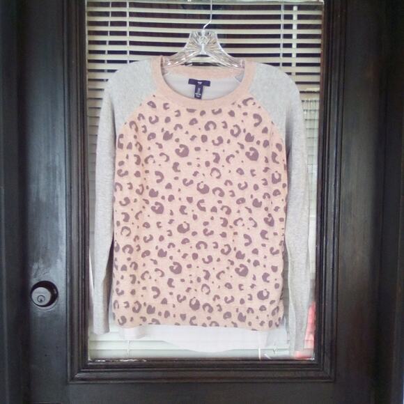 Gap gray and taupe leopard print top small - Picture 1 of 4